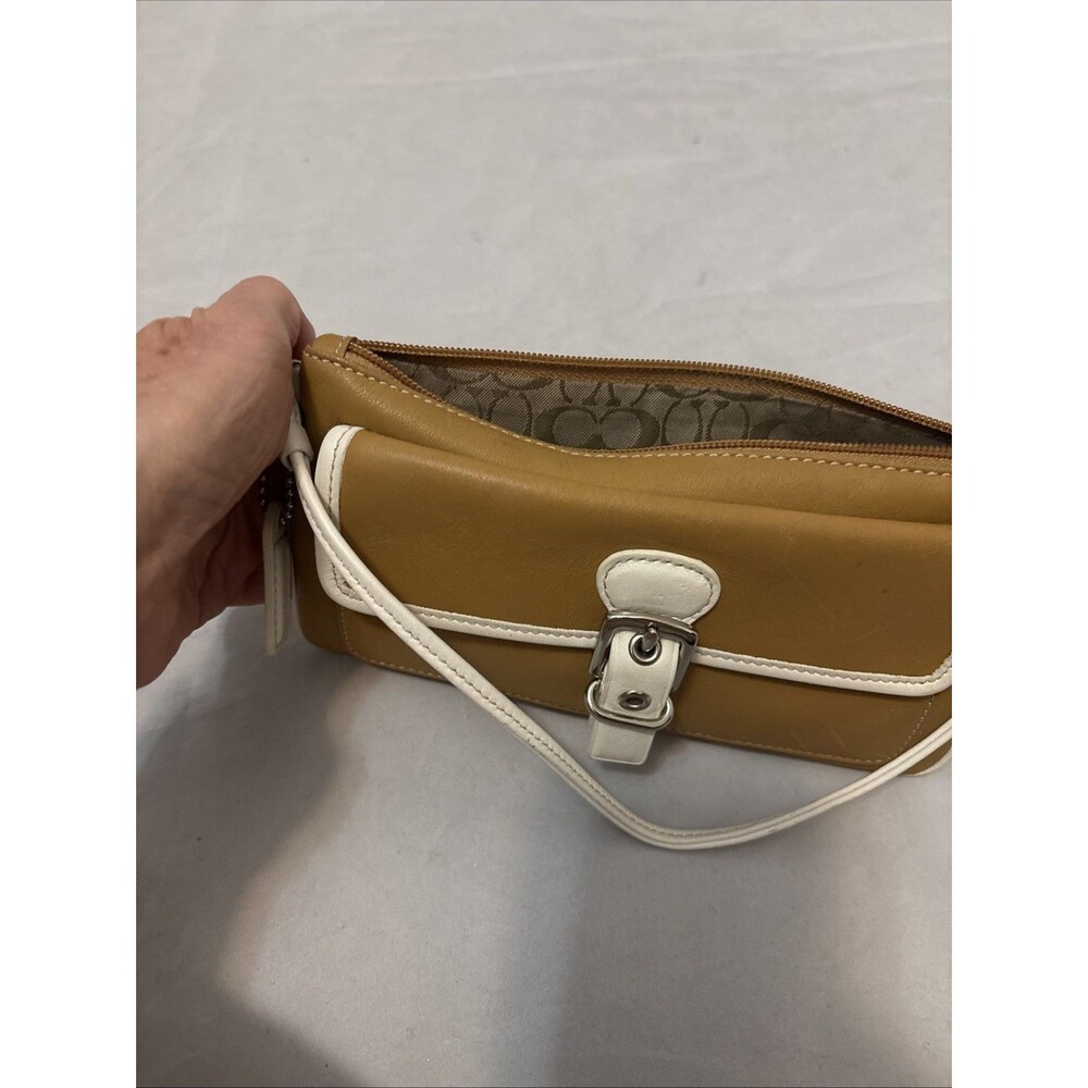 Coach Wristlet Tan Leather Clutch Small Purse Top Zip Front Magnetic Snap - Picture 7 of 7